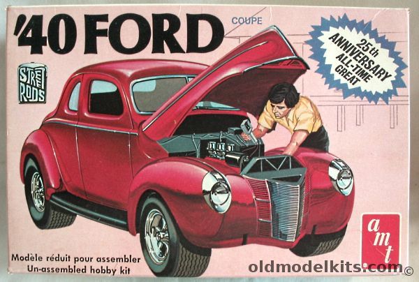 AMT 1/25 1940 Ford Coupe - Stock or Street, A140 plastic model kit